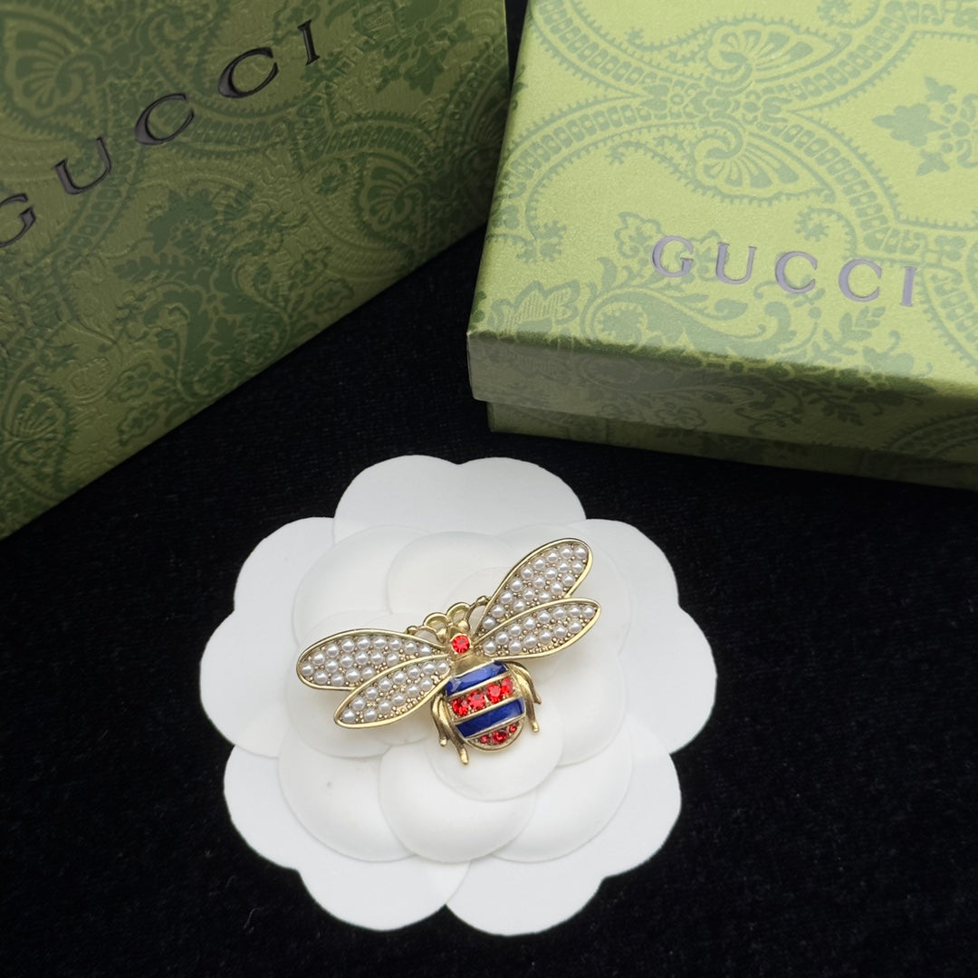 Gucci Brooch Gold 184041