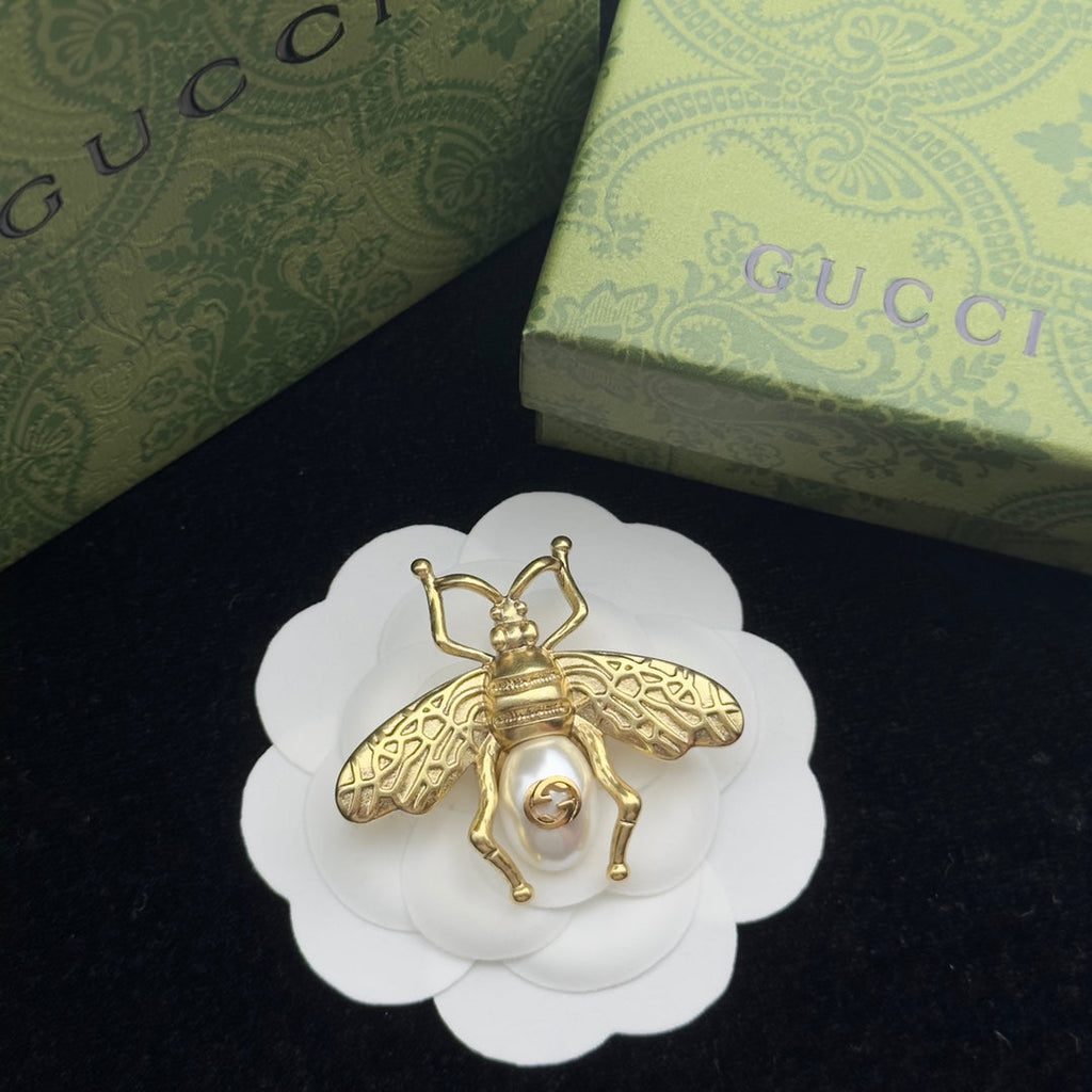 Gucci Brooch Gold 184131