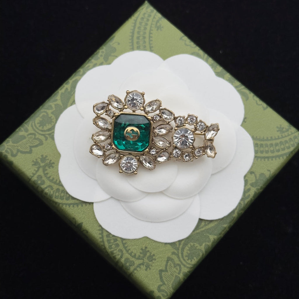 Gucci Brooch Gold 184401