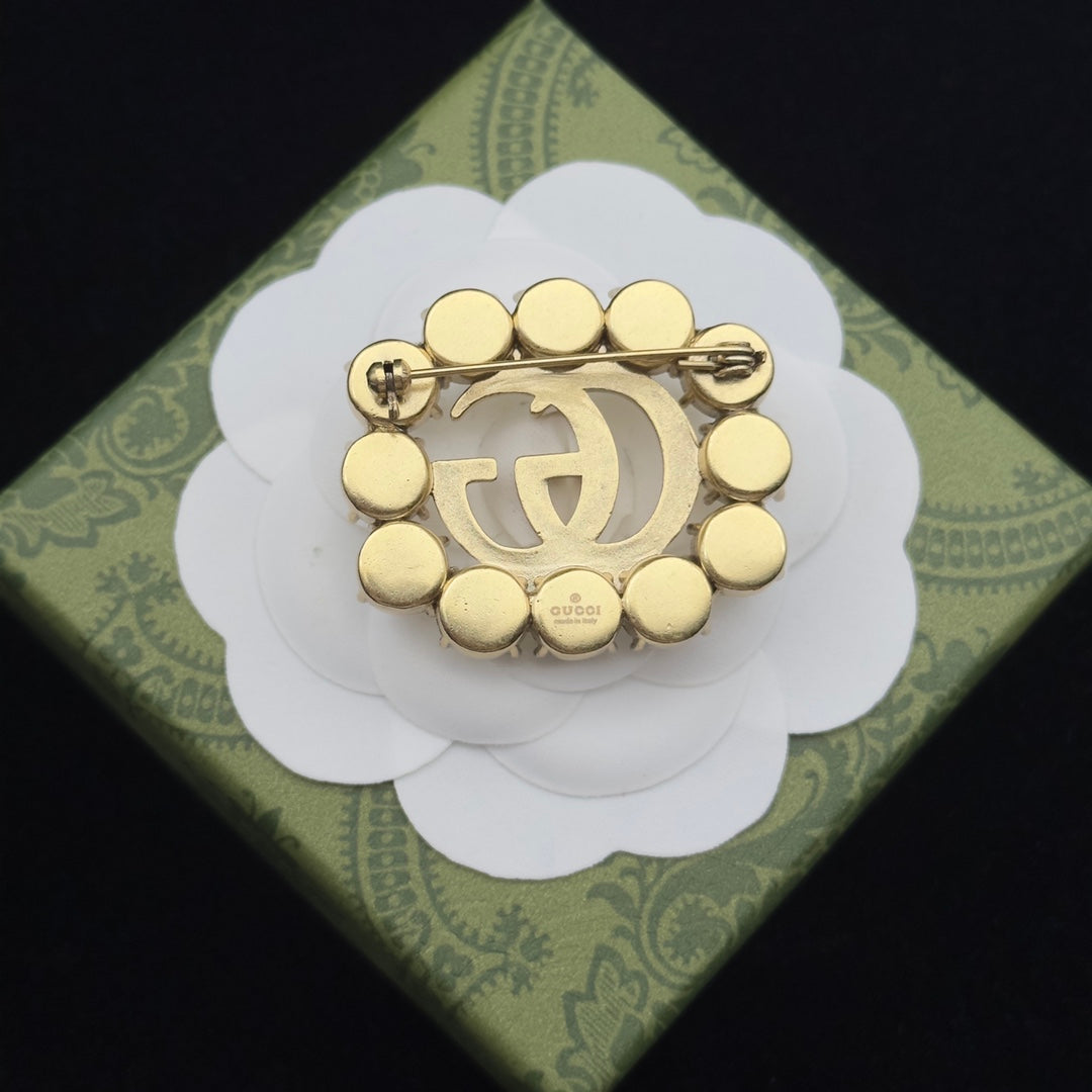 Gucci Brooch Gold 184409